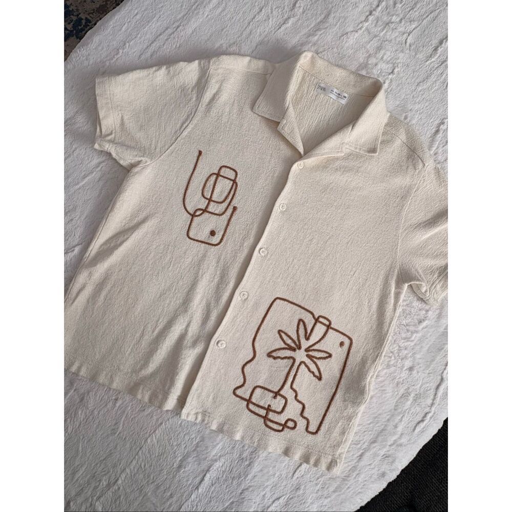 Zara Kids Textured Button Up Shirt Size 11–12 Cream Graphic Print